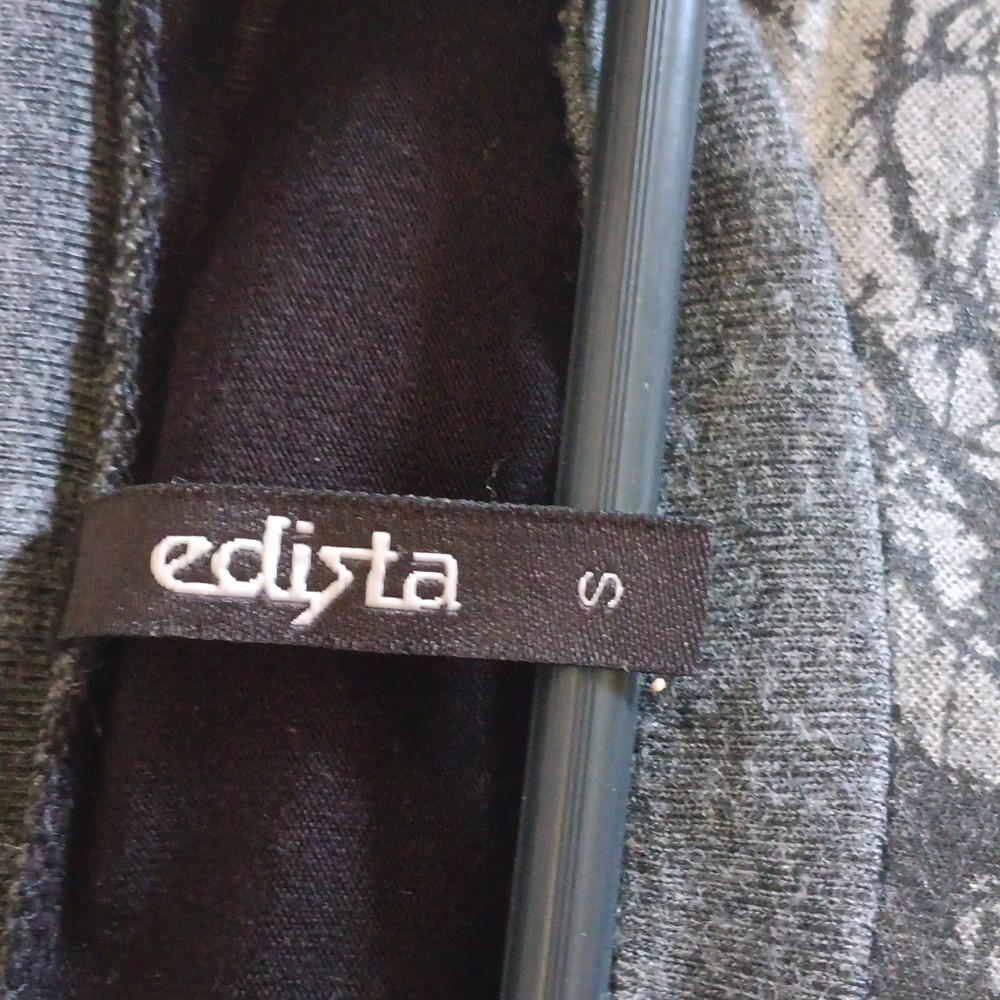 EDISTA top size small to med fit - Picture 2 of 5